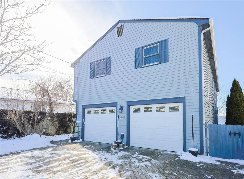 East Providence, RI 02915,240 Narragansett AVE