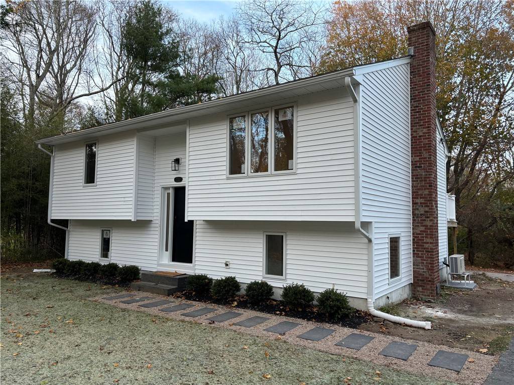 South Kingstown, RI 02881,2233 Kingstown RD