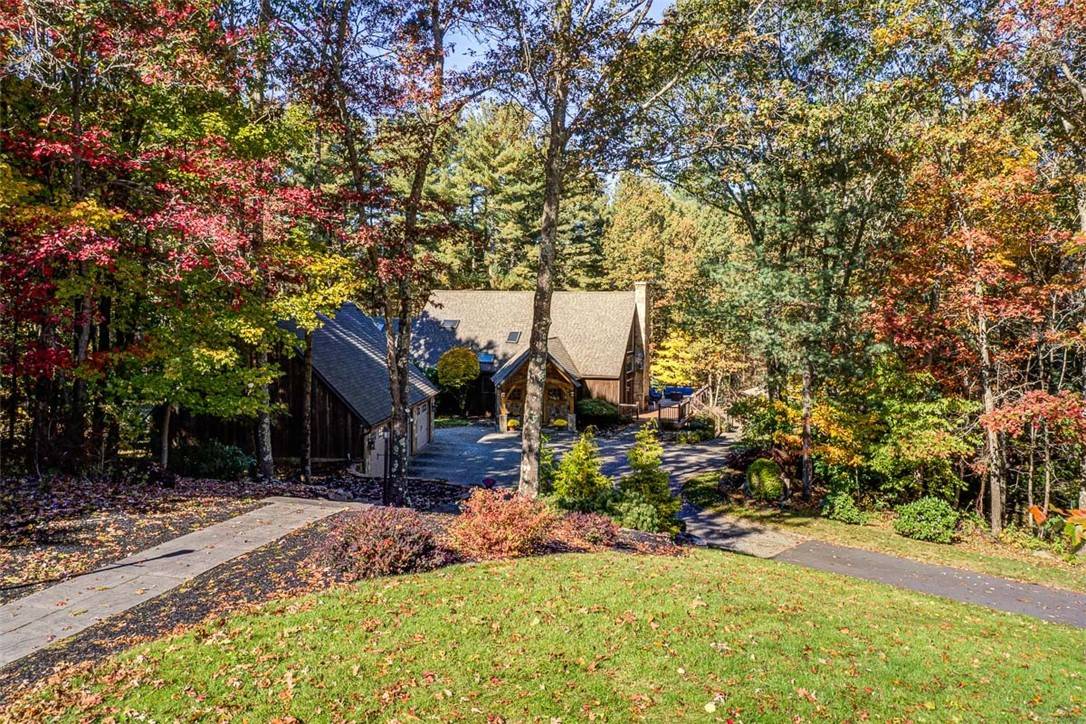 North Smithfield, RI 02896,7 Trout Brook LN
