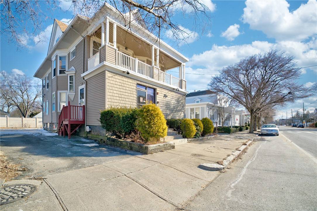 Cranston, RI 02905,1594 Broad ST