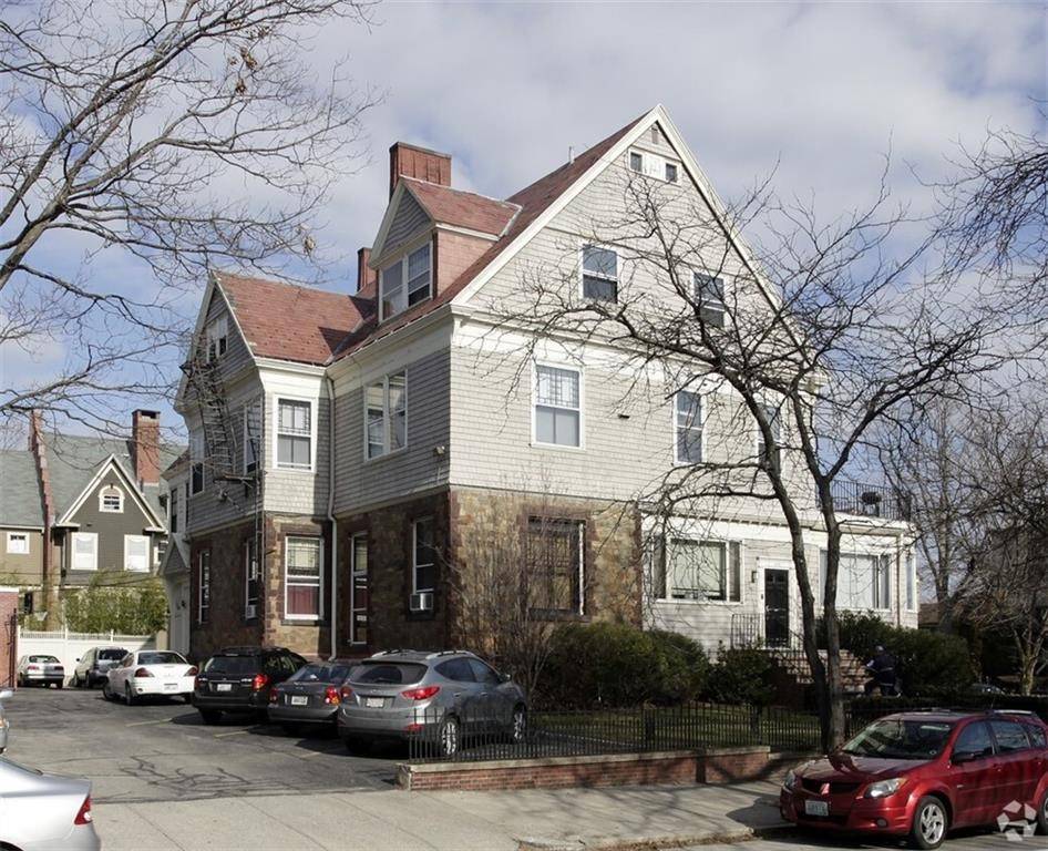 Providence, RI 02906,314 Angell ST