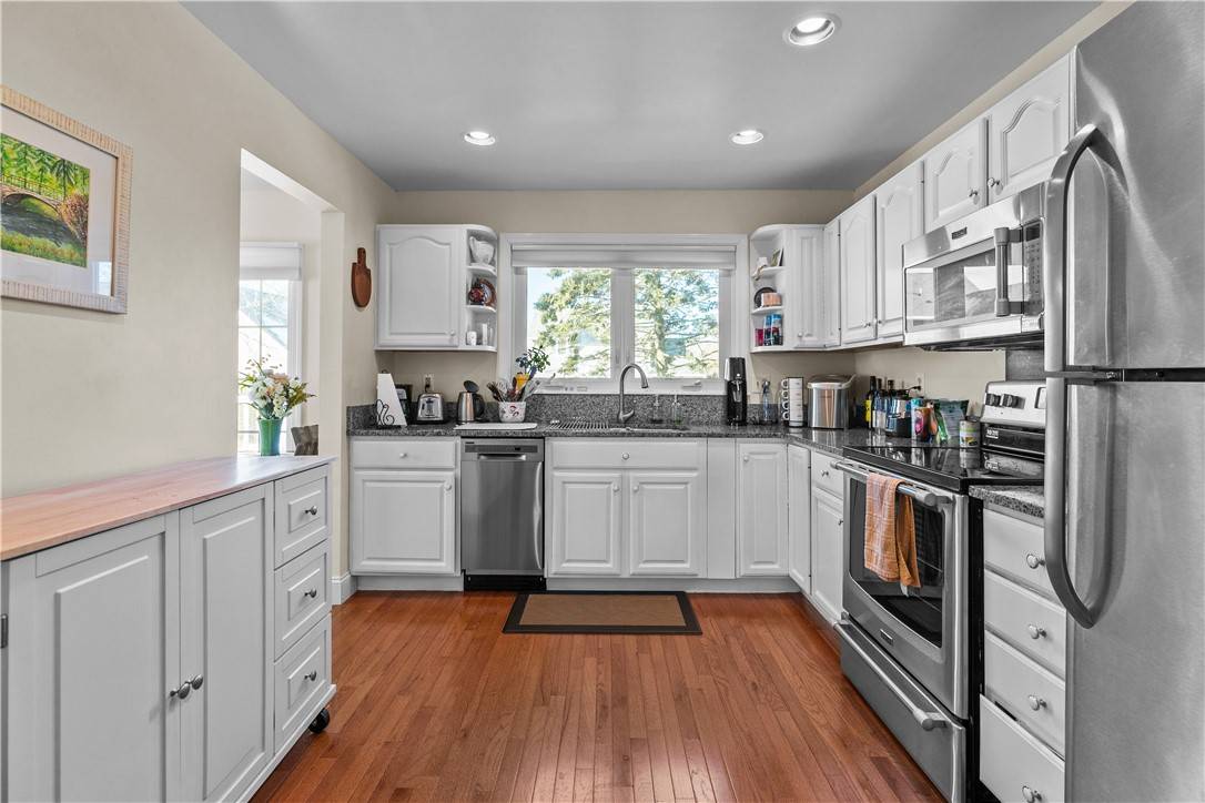 Middletown, RI 02842,322 Corey LN #322