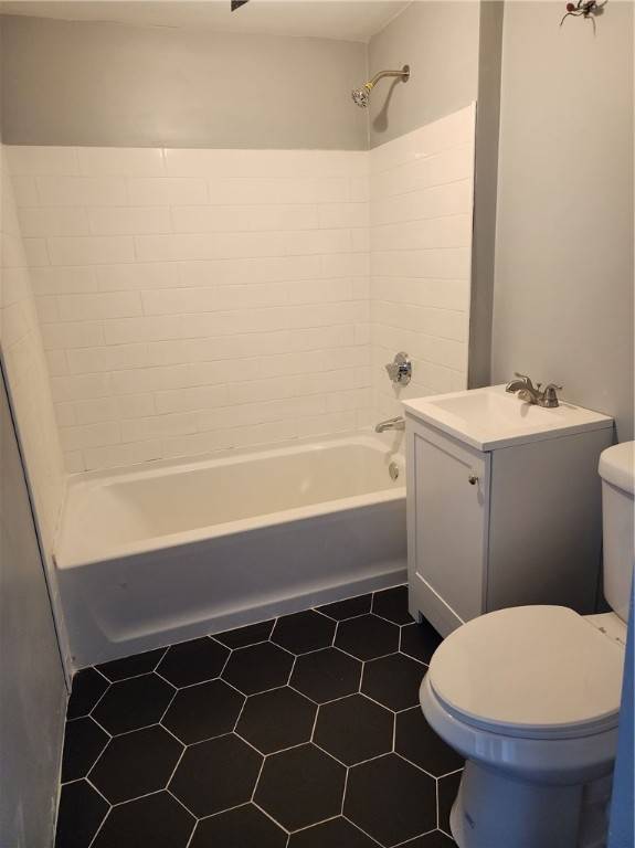 Woonsocket, RI 02895,337 Dulude ST #2F