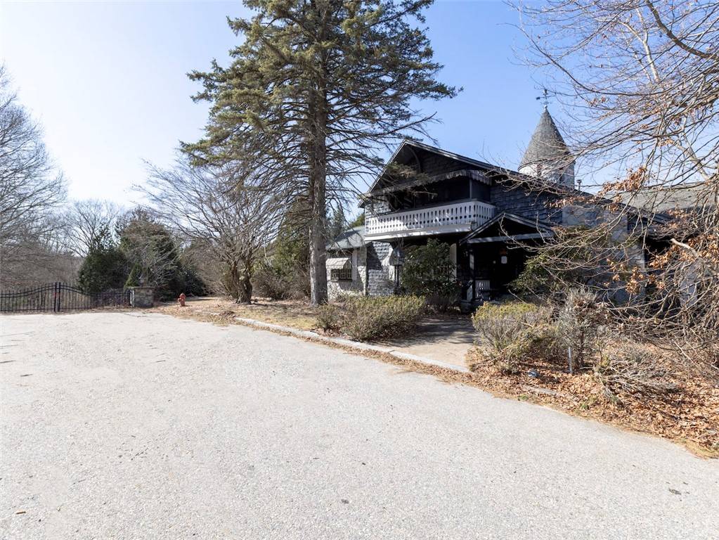 Woonsocket, RI 02895,233 Annette AVE