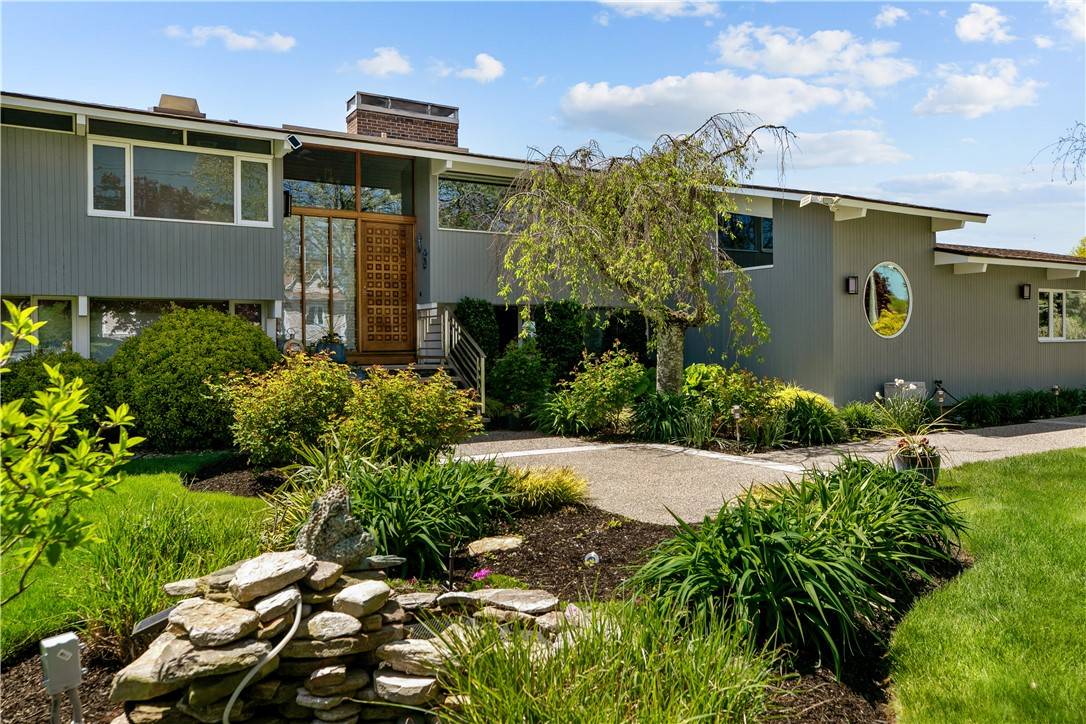 Middletown, RI 02842,10 Ocean View DR