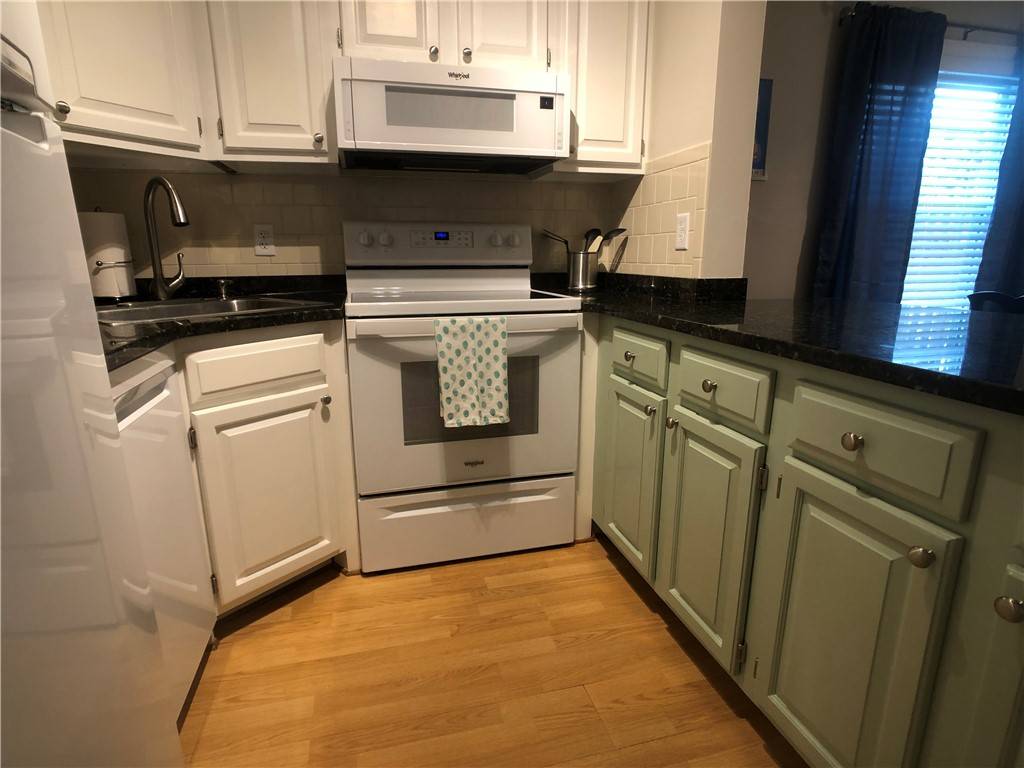 Middletown, RI 02842,130 Purgatory RD #4