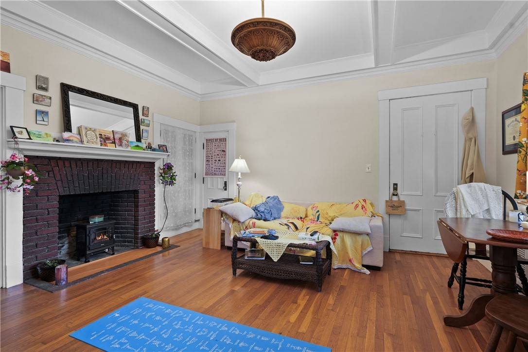 Woonsocket, RI 02895,3 Highland ST