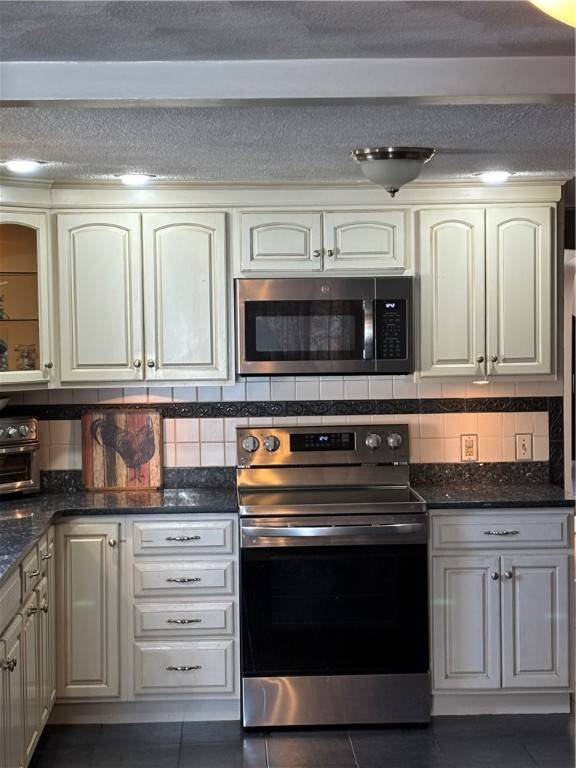 Pawtucket, RI 02861,64 Ferris ST