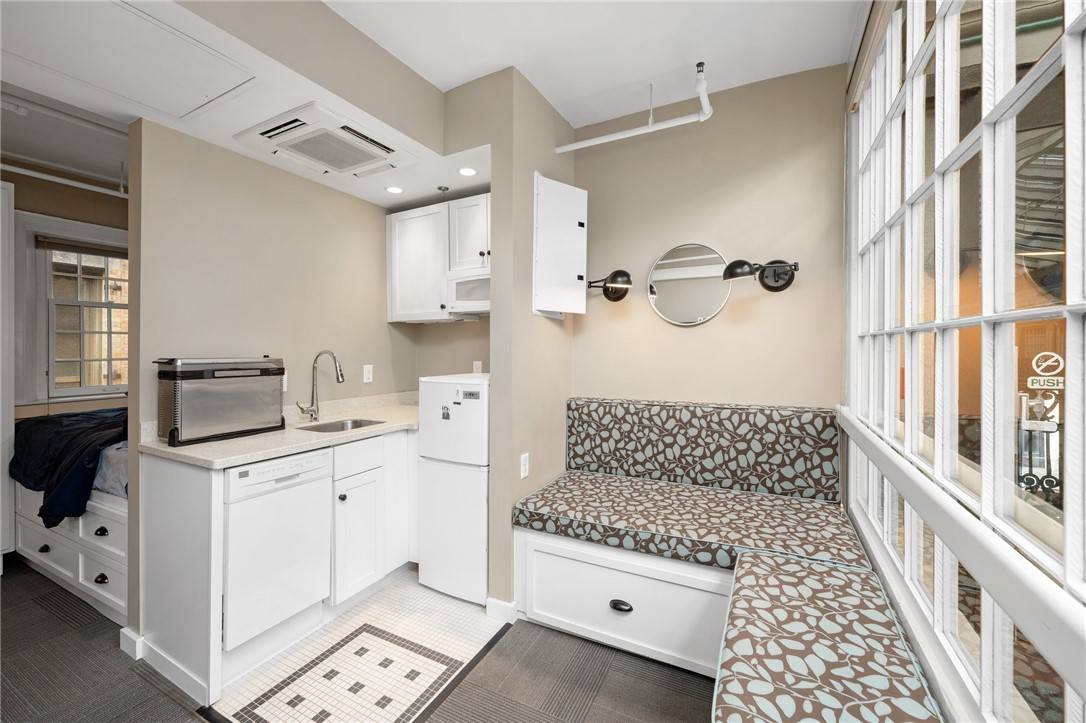 Providence, RI 02903,65 Weybosset ST #301