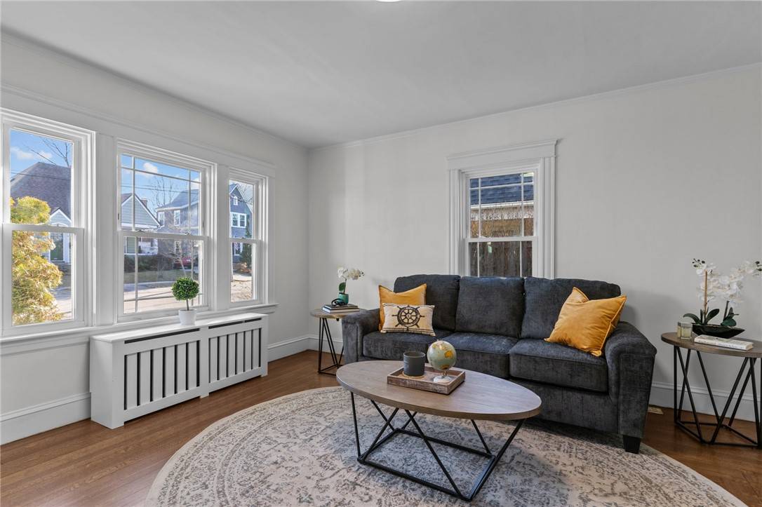 Warwick, RI 02888,41 Hartford PL