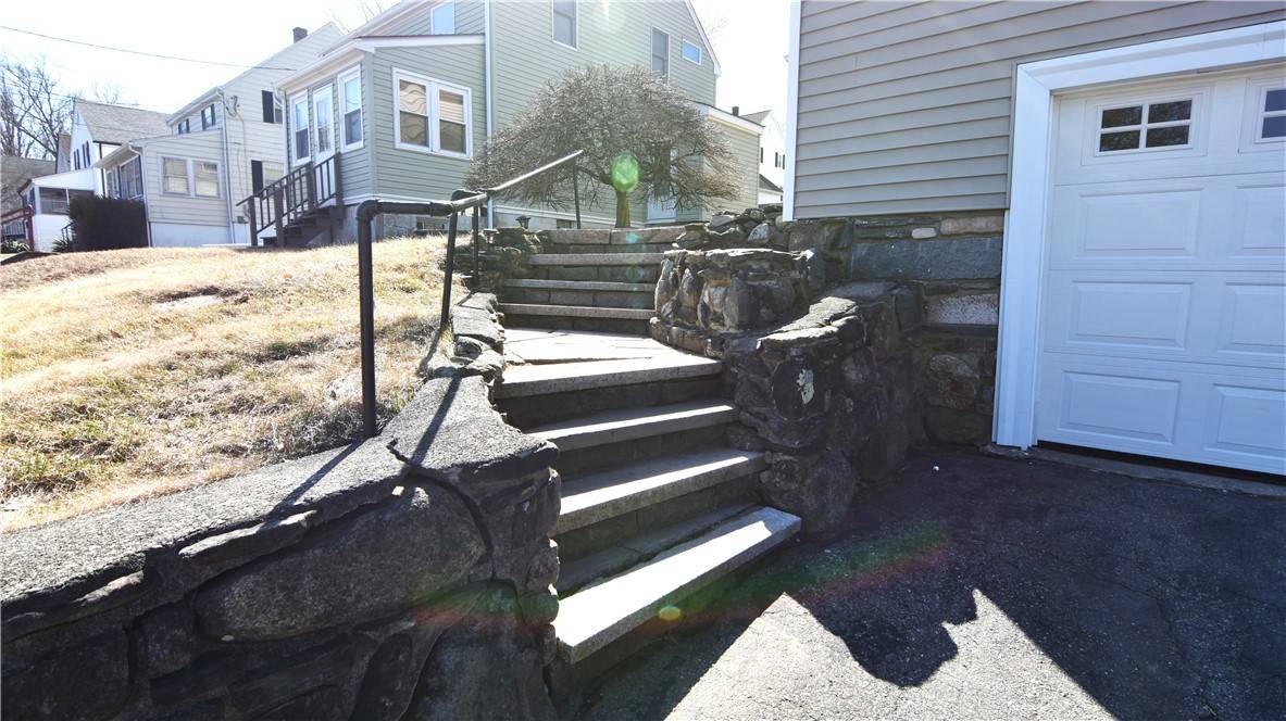 Woonsocket, RI 02895,58 Cherry Hill AVE