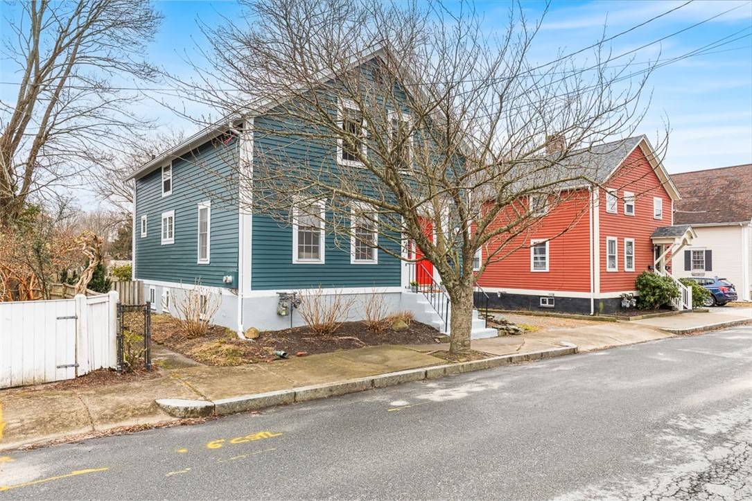 Warren, RI 02885,34 Wheaton ST