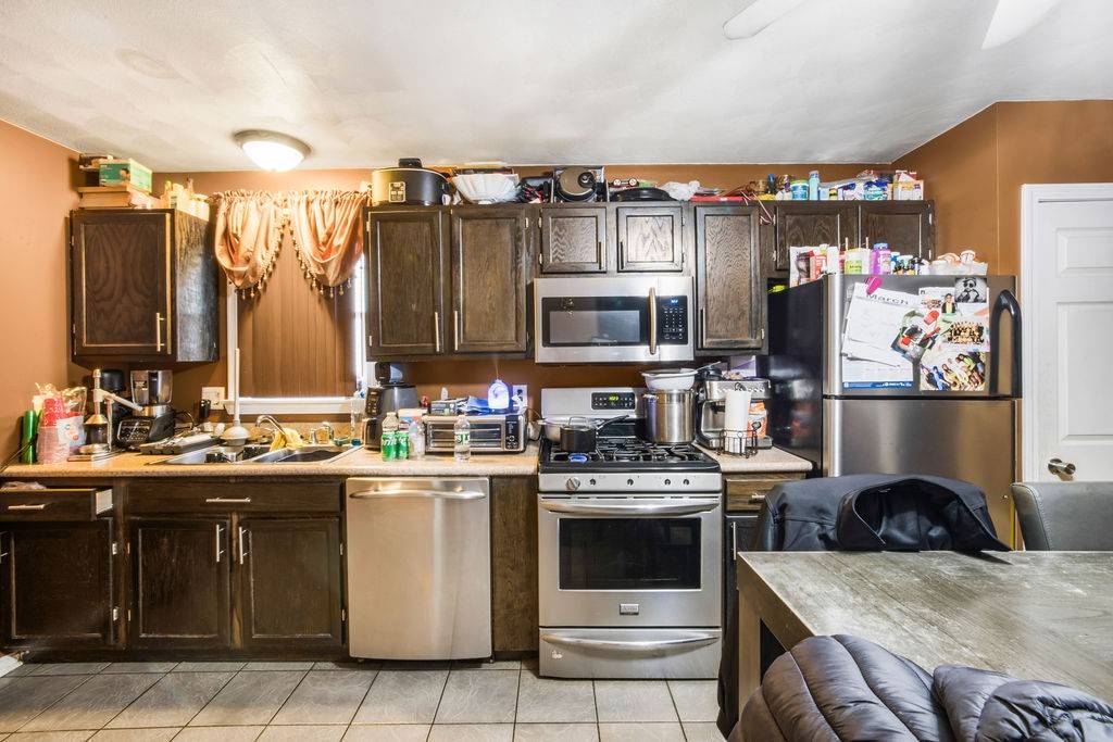 Providence, RI 02908,70 belmont AVE