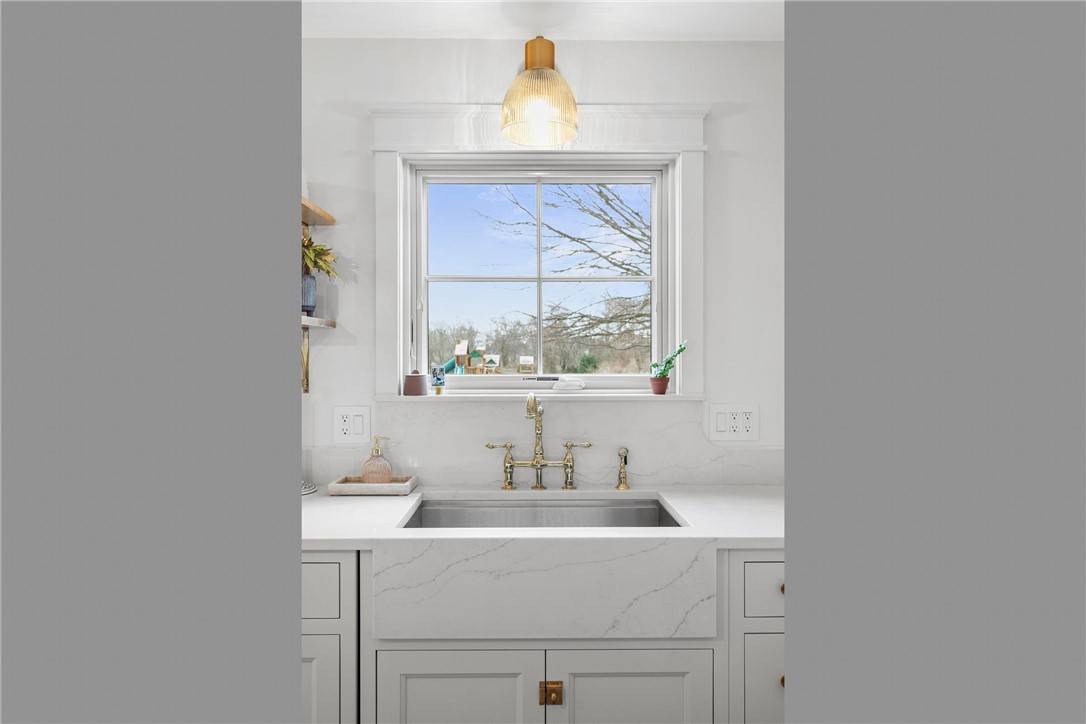 North Kingstown, RI 02852,851 North Quidnessett RD