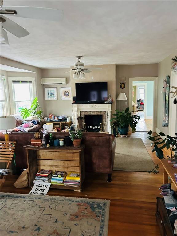 Cranston, RI 02905,78 Albert AVE #2