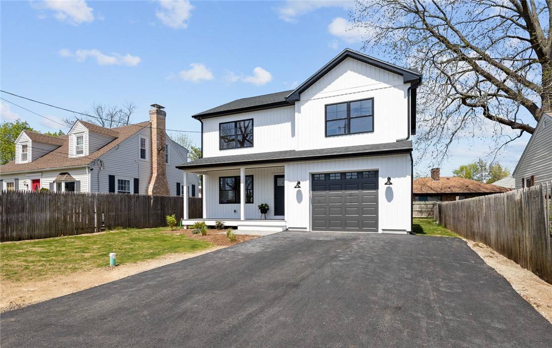 Cranston, RI 02905,19 Lockwood ST