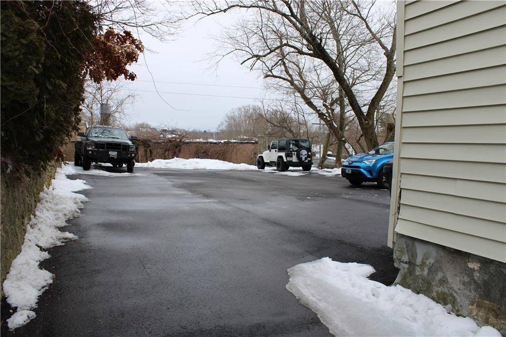 West Warwick, RI 02893,40 Roberts ST