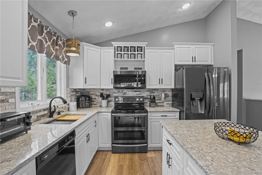 Burrillville, RI 02859,235 Staghead DR