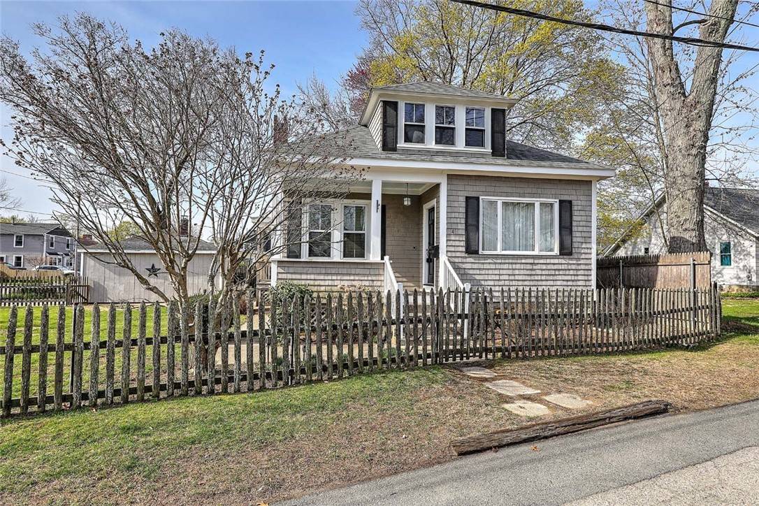 East Providence, RI 02915,4 Wamsetta AVE