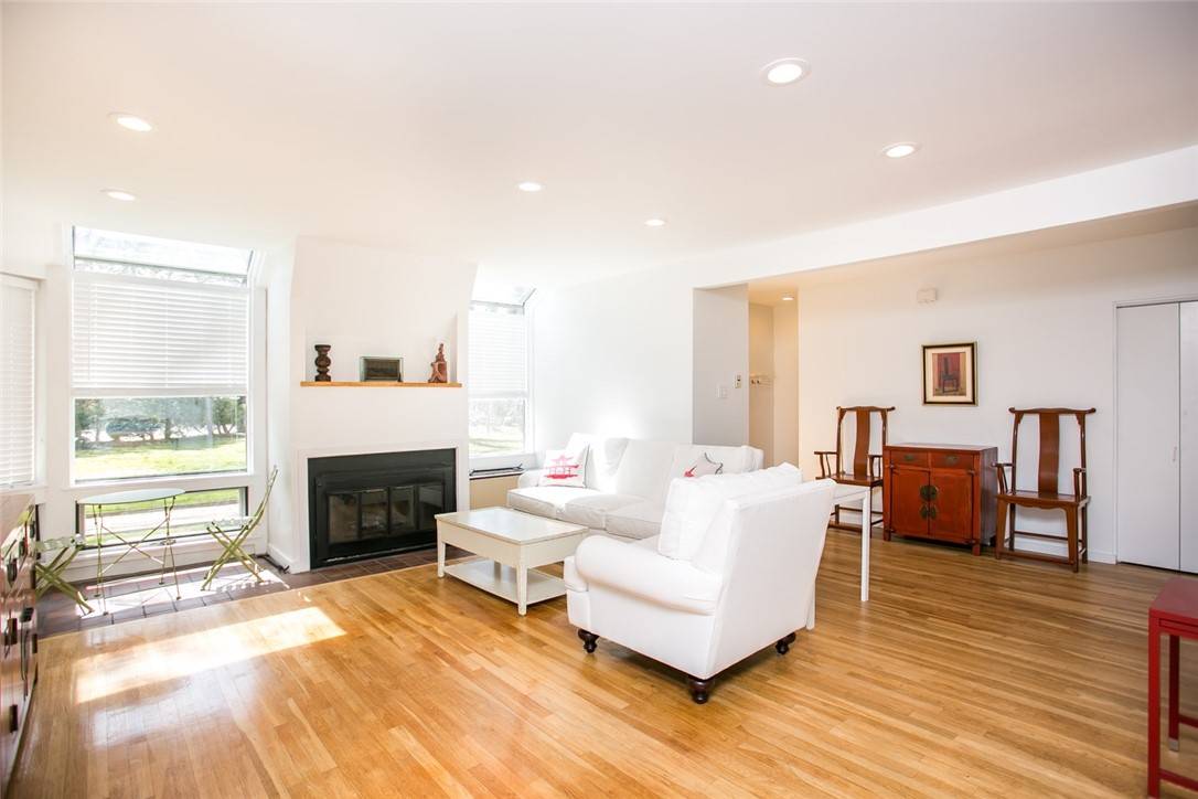 Newport, RI 02840,421 Bellevue AVE #2D