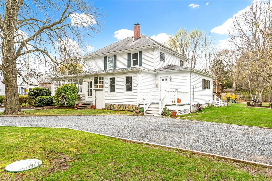 Warren, RI 02885,35 Touisset RD