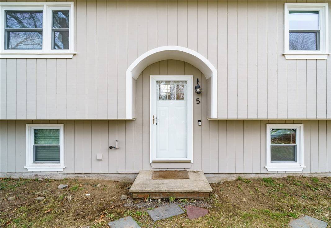 North Kingstown, RI 02874,5 Calypso DR