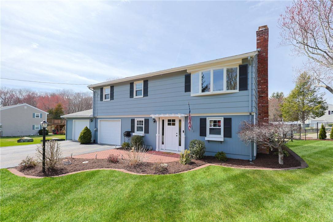 North Smithfield, RI 02896,451 Mendon RD