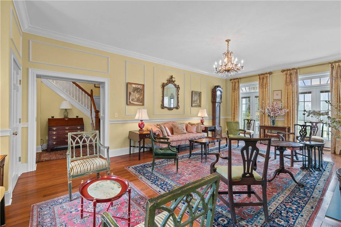Newport, RI 02840,519 Bellevue AVE #1W