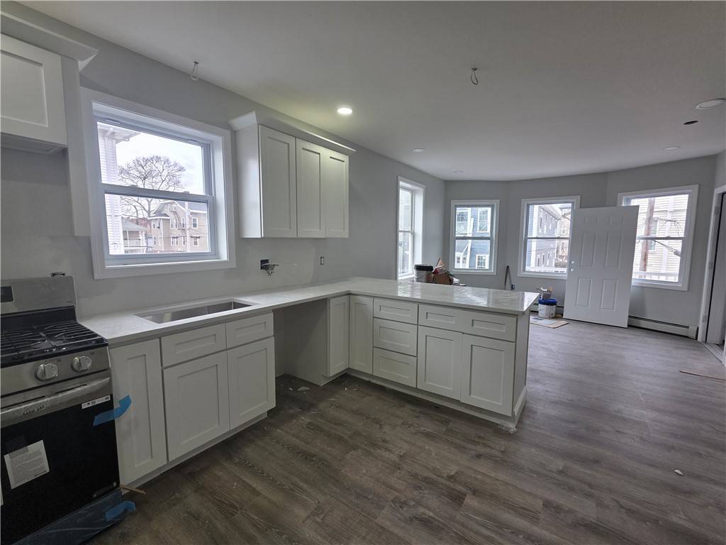 Providence, RI 02907,11 Balcom ST