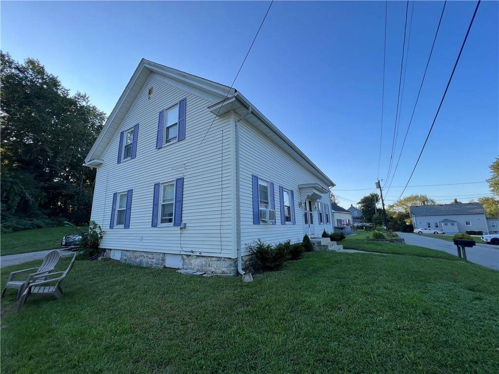 Burrillville, RI 02830,53 Kennedy LN