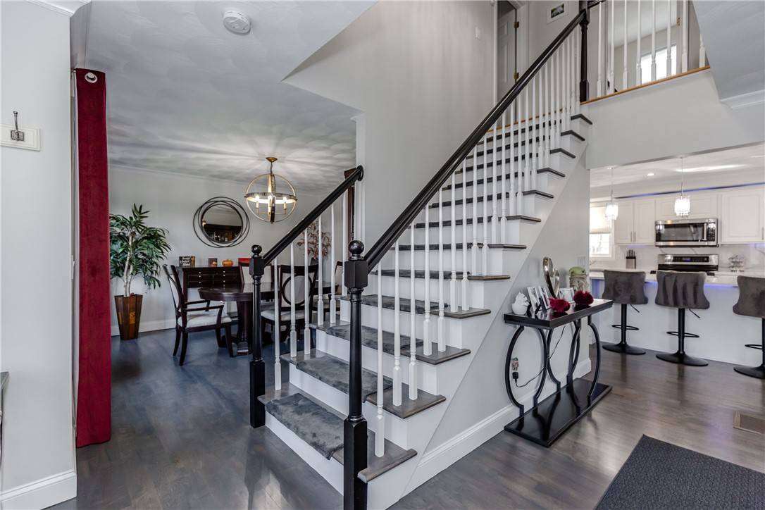 West Warwick, RI 02893,31 Hoover ST