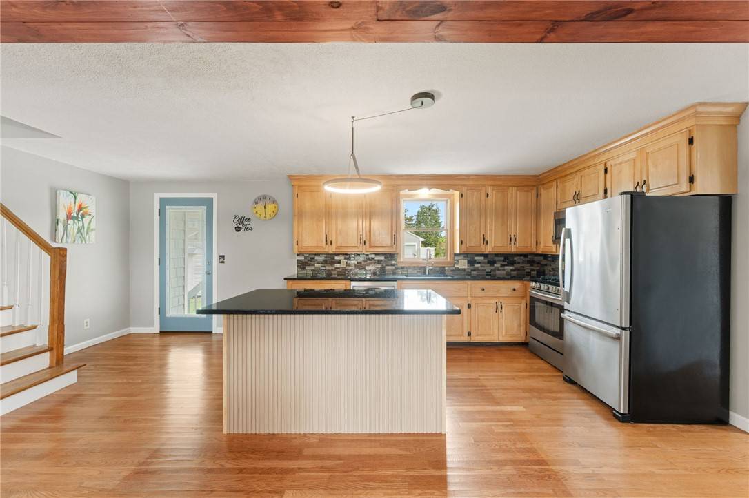 Narragansett, RI 02882,133 Old Pine RD