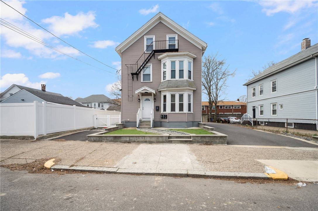 Pawtucket, RI 02860,21 Brewster ST