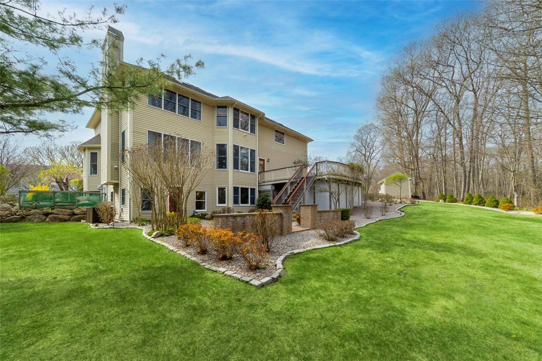 South Kingstown, RI 02879,174 Windmill DR