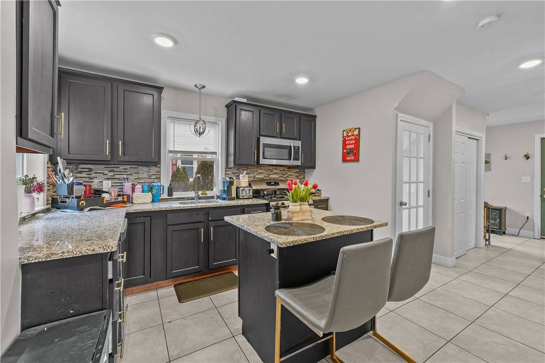 East Providence, RI 02914,195 Wilmarth AVE