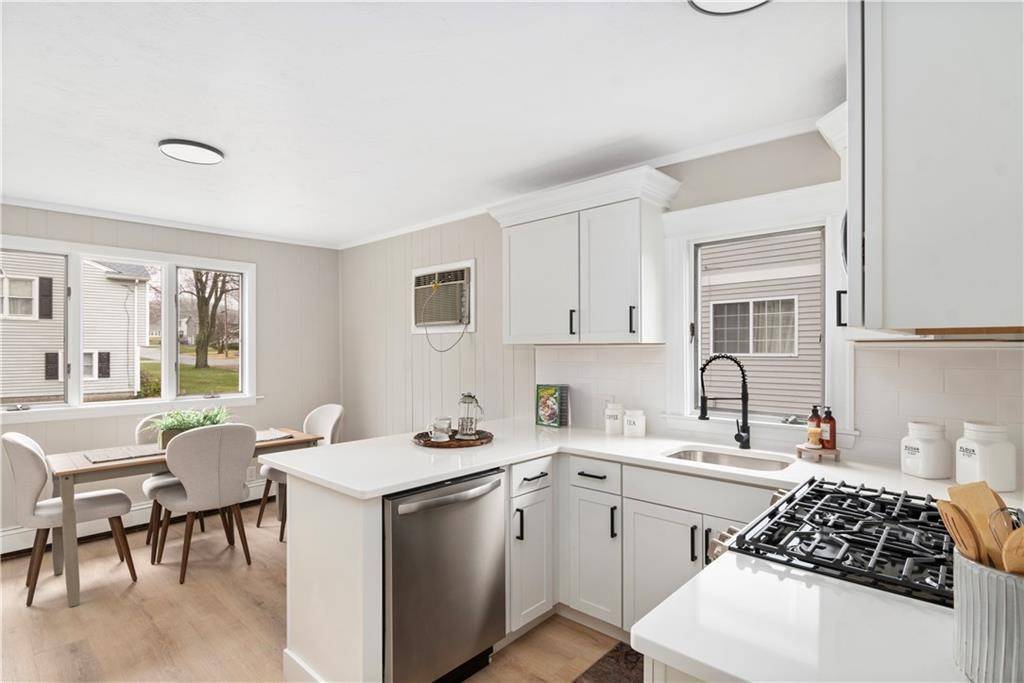 North Providence, RI 02911,12 Elmore AVE