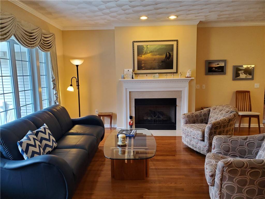 West Warwick, RI 02893,2 Victoria WAY #463