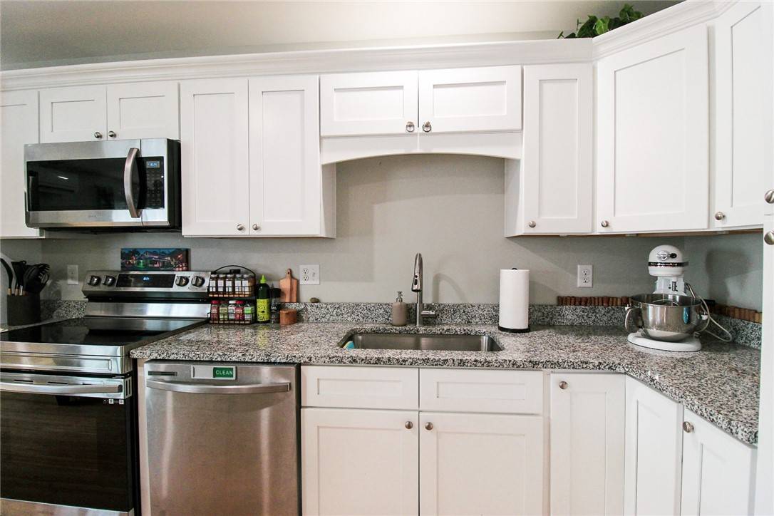 West Warwick, RI 02893,92 Ayda Rose AVE