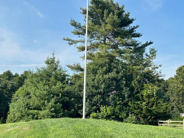 Westerly, RI 02891,18 NO BOTTOM RIDGE RDG