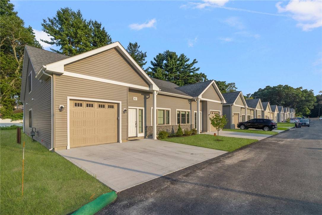 West Warwick, RI 02893,13 West Valley CIR