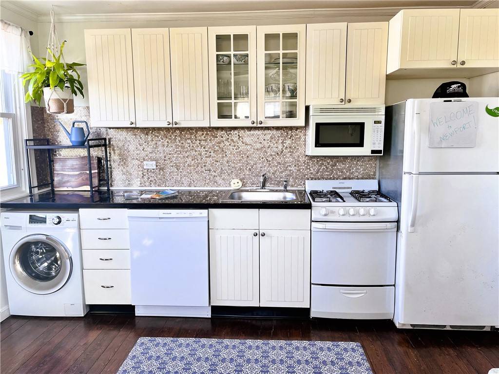 Newport, RI 02840,11 Hammond ST #3