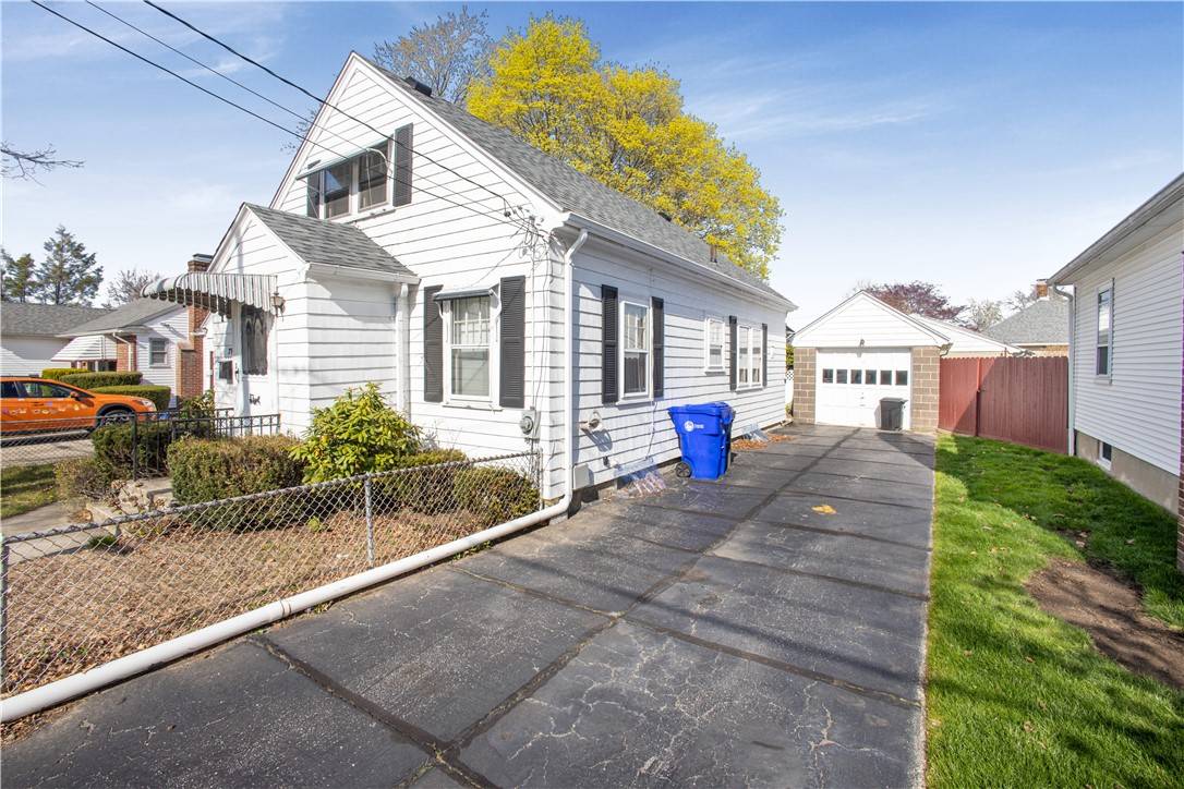 Providence, RI 02908,39 Hillview AVE
