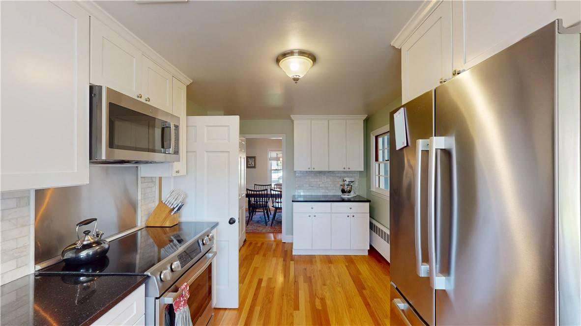 Pawtucket, RI 02861,27 Narragansett AVE