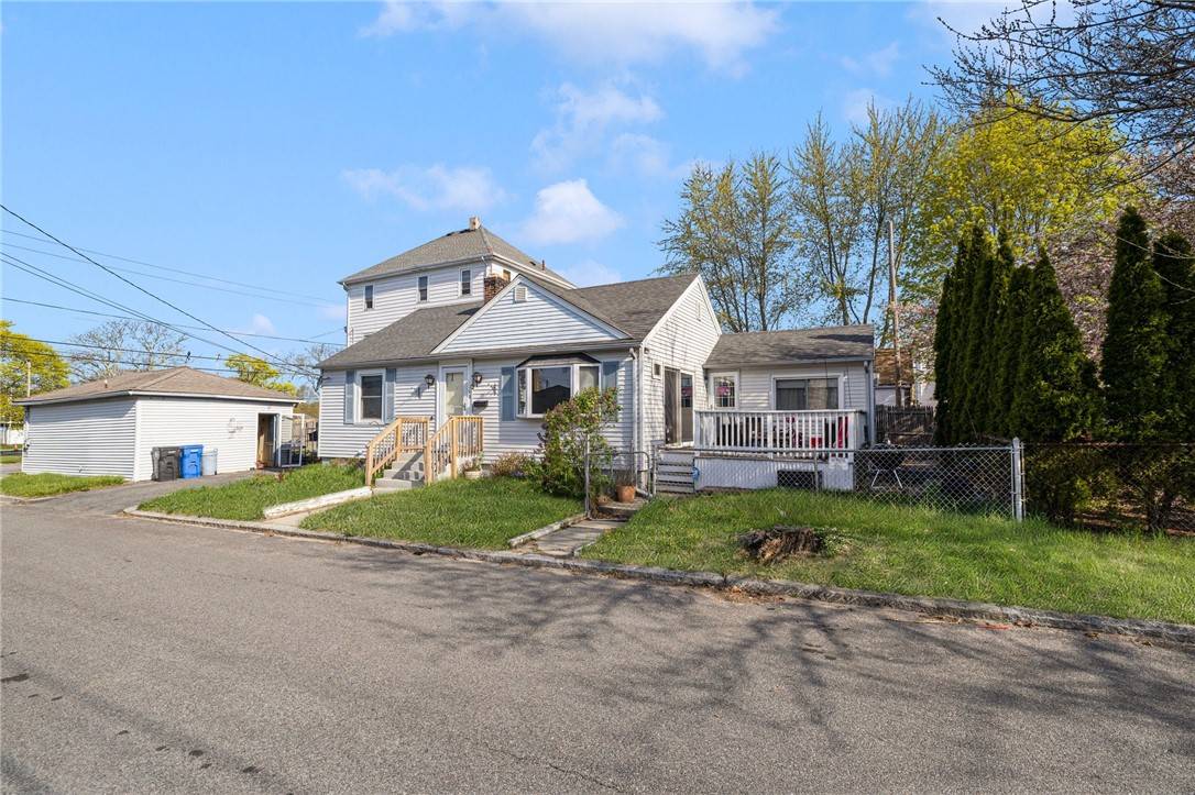 Cranston, RI 02920,39 Meadow AVE