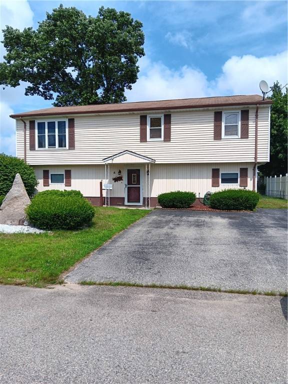 Johnston, RI 02919,4 Belaire DR