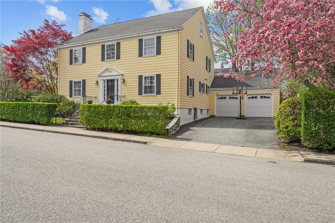 Newport, RI 02840,60 Ayrault ST