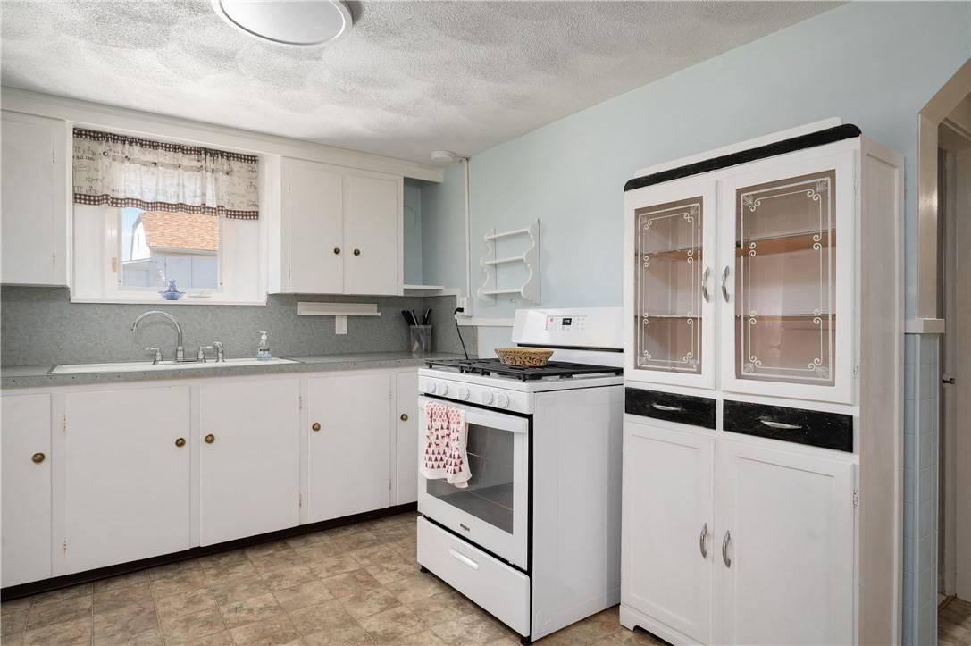 Woonsocket, RI 02895,73 Mowry ST
