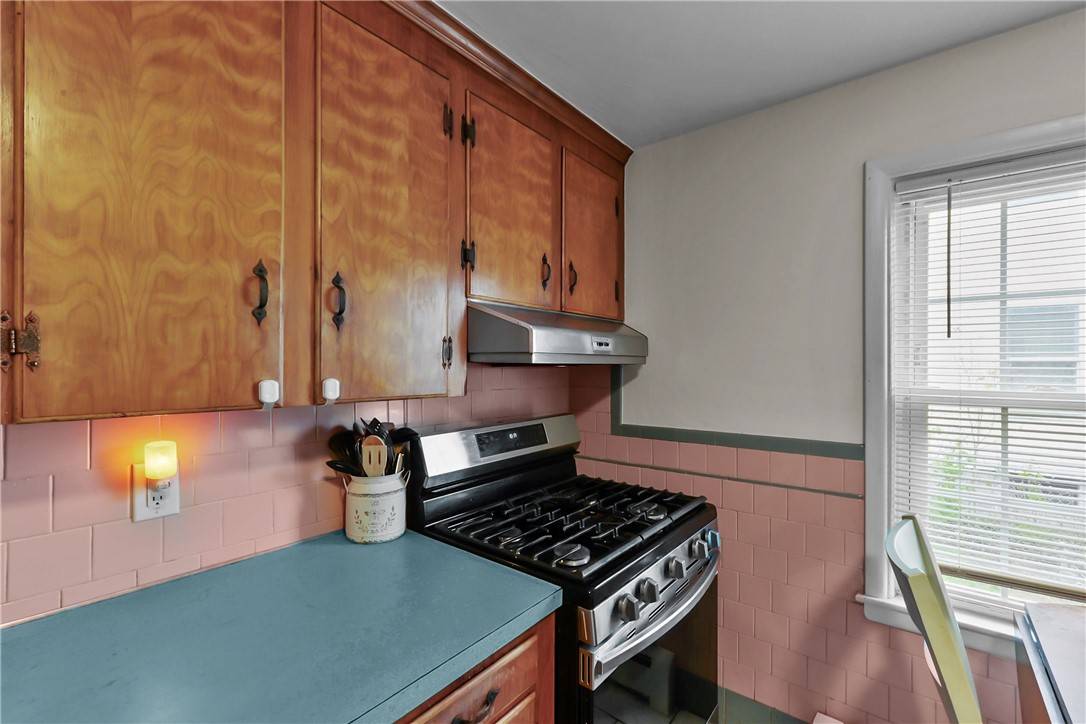 Pawtucket, RI 02861,57 Clinton ST
