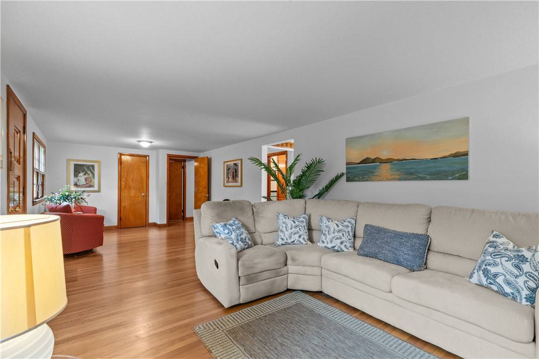Middletown, RI 02842,11 Cedar AVE