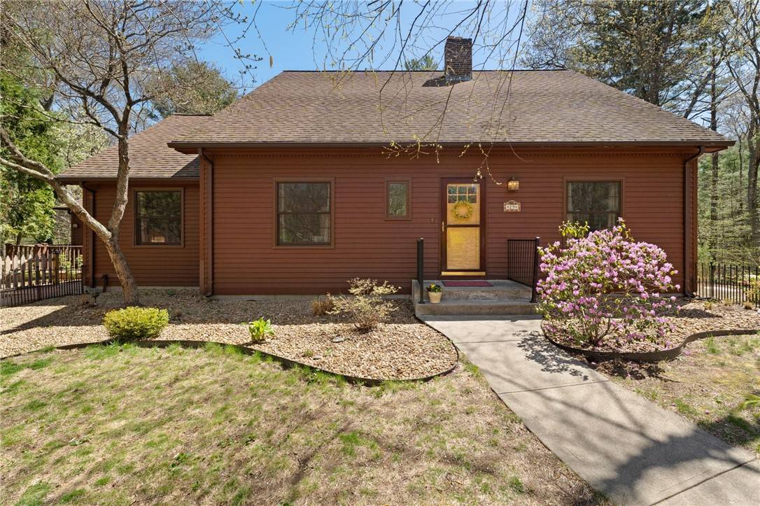 Scituate, RI 02831,29 Howard AVE